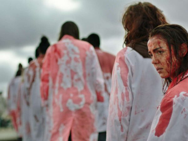 Zomerfilm: Grave + Out of the blue, into the black